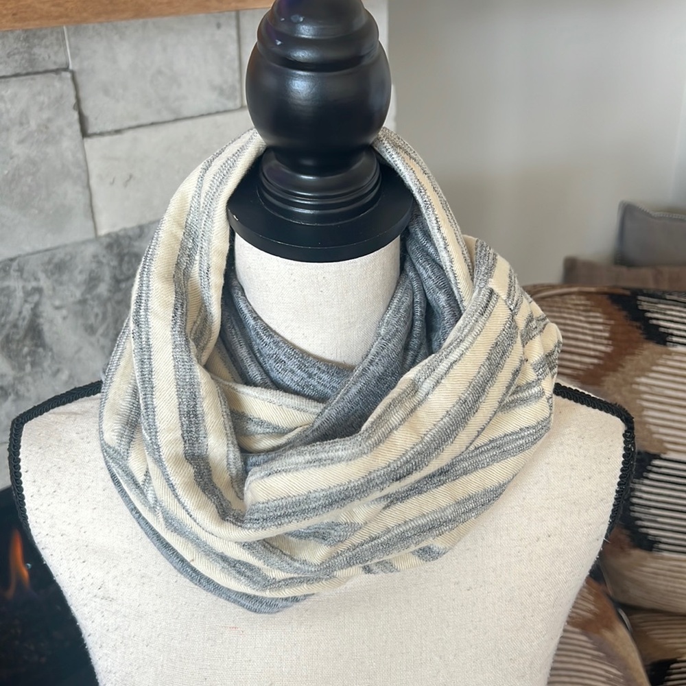 Infinity Scarf - Picture 1 of 6